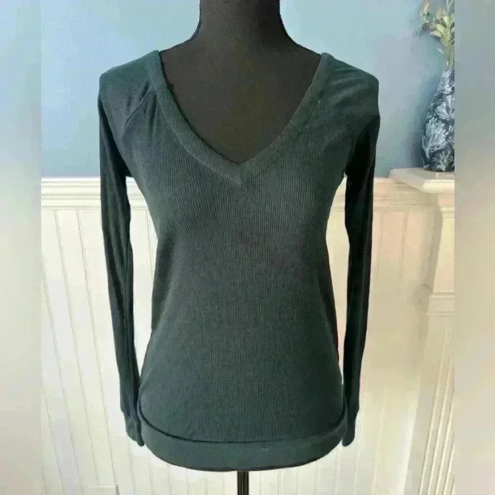 NWT Chaser Long Sleeve V Neck Open Back Criss Cross Back Top ~ Yosemite ~ Small
